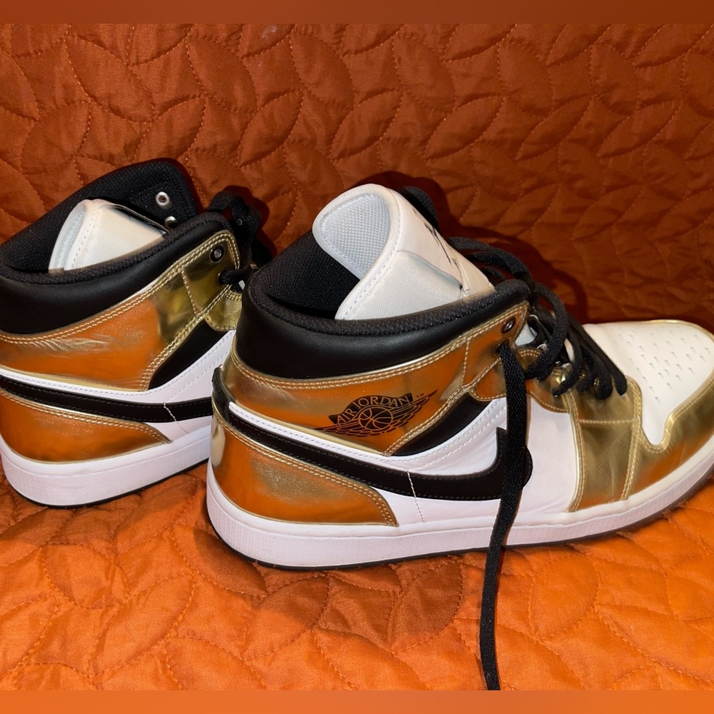 Men’s size 13 mid Air Jordan gold and black